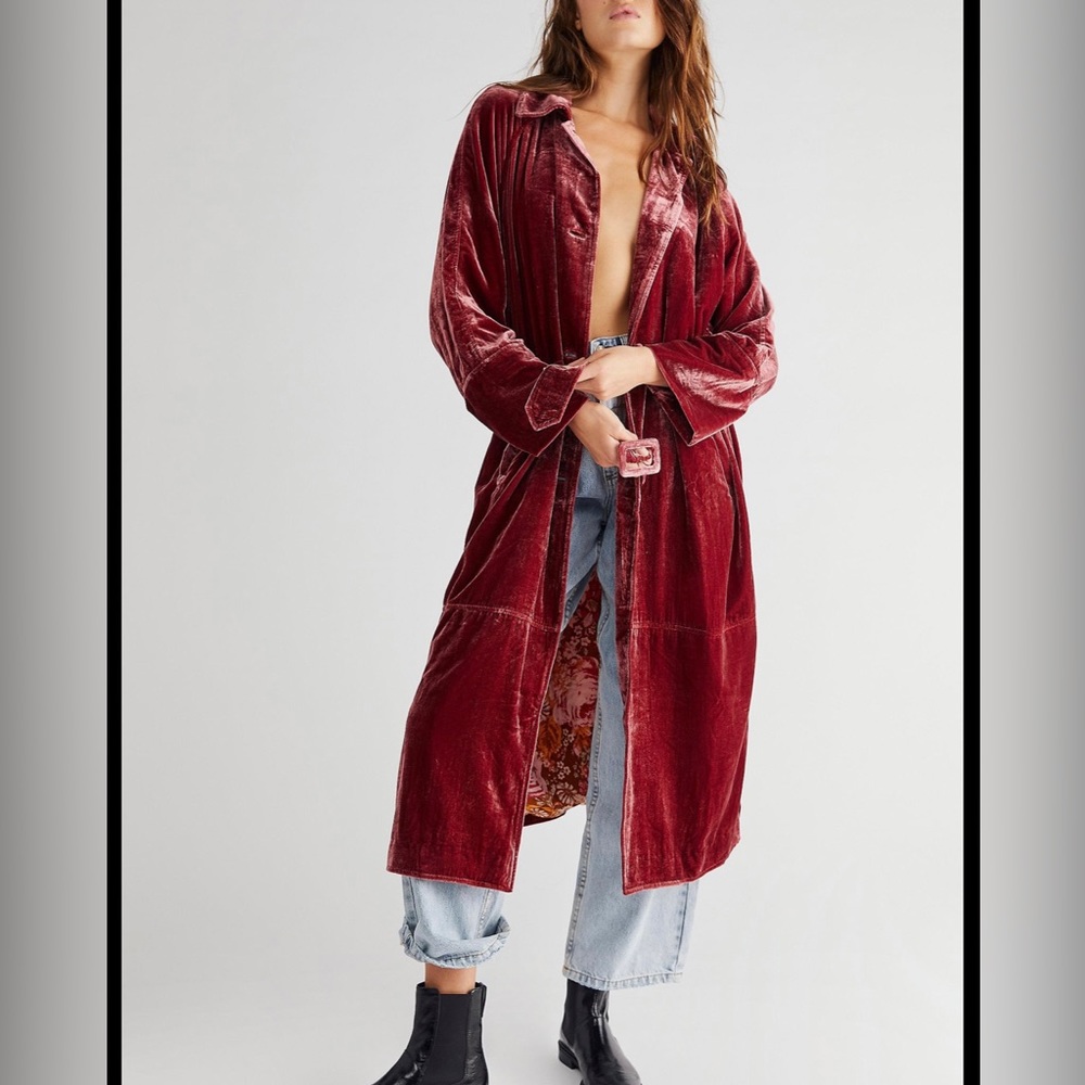 Free People Adele Velvet Duster Size small. Beautiful condition and never worn!